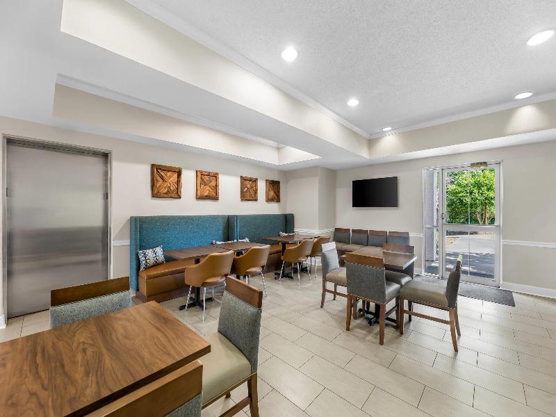 Starkville Inn and Suites