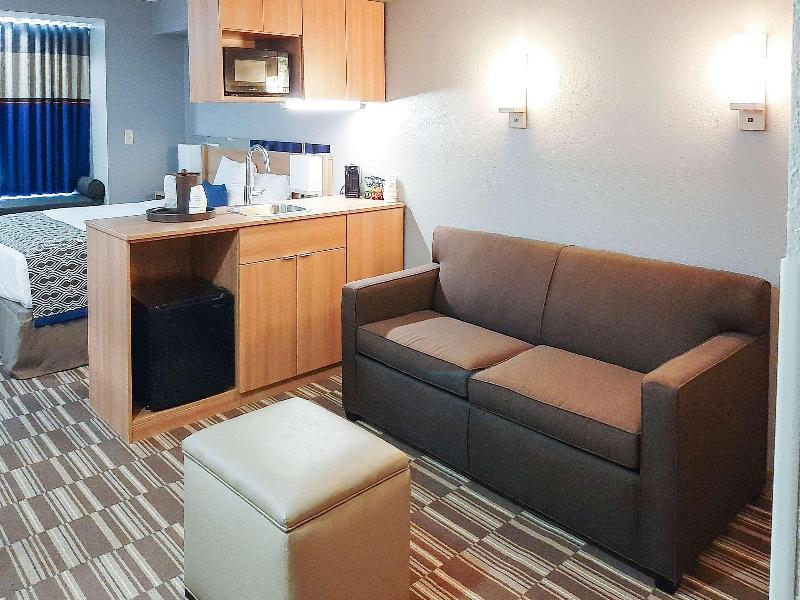 Starkville Inn and Suites image