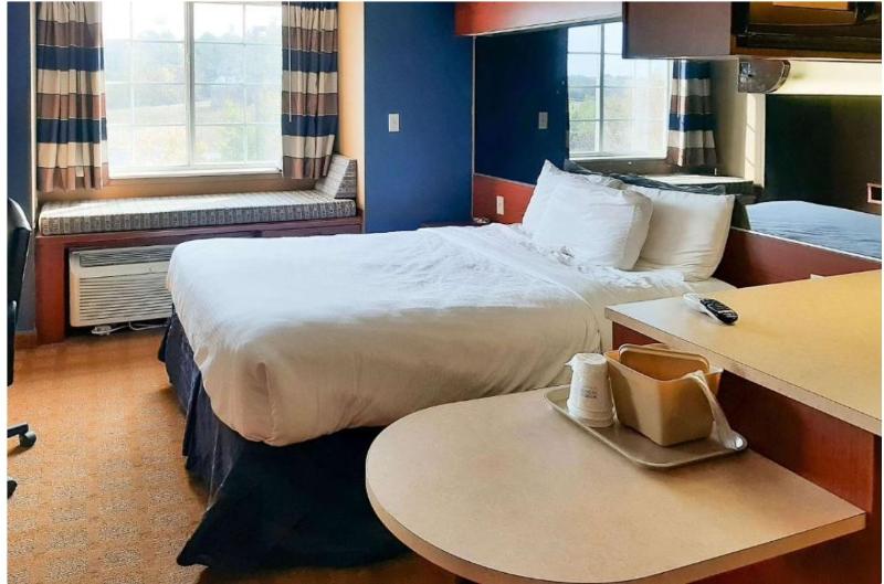 Starkville Inn and Suites image