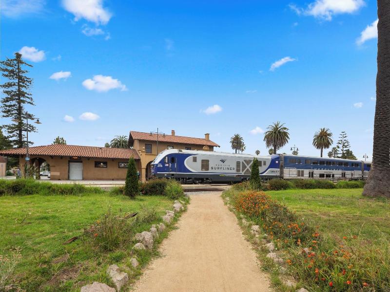 ITH Santa Barbara Surf Hostel image