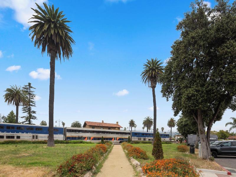 ITH Santa Barbara Surf Hostel image