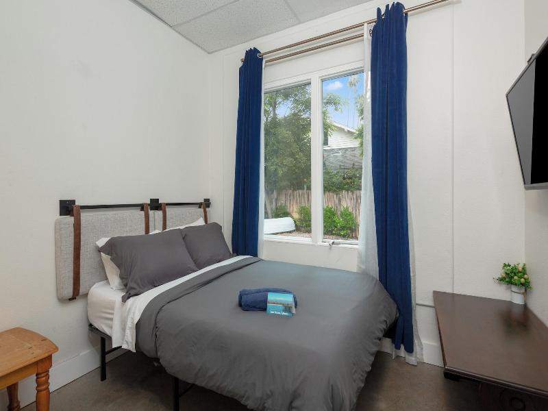 ITH Santa Barbara Surf Hostel image