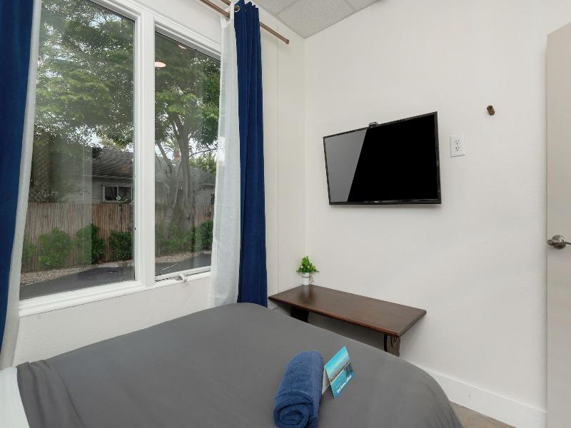 ITH Santa Barbara Surf Hostel image