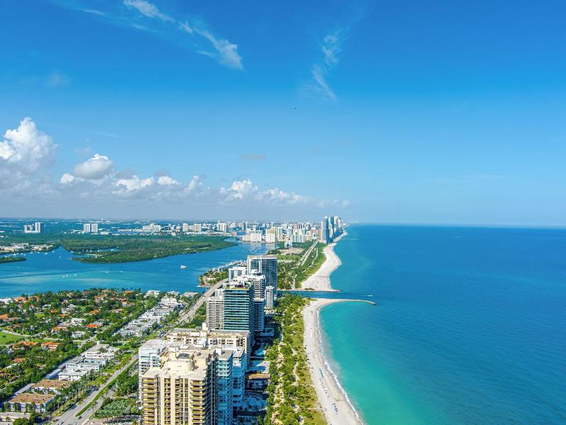 Praia Boutique Hotel And Residences image