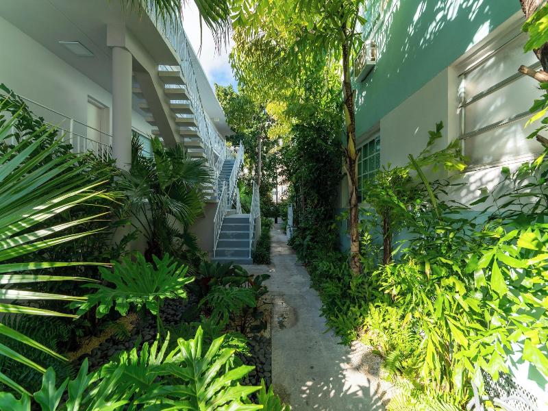 Praia Boutique Hotel And Residences image