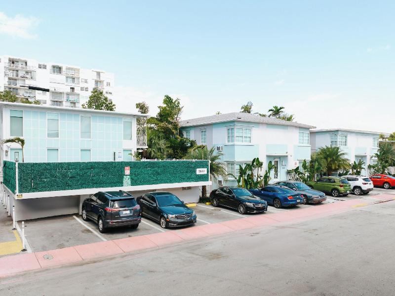 Praia Boutique Hotel And Residences image