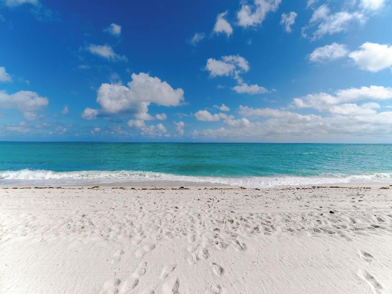 Praia Boutique Hotel And Residences image