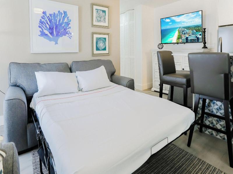 Praia Boutique Hotel And Residences image