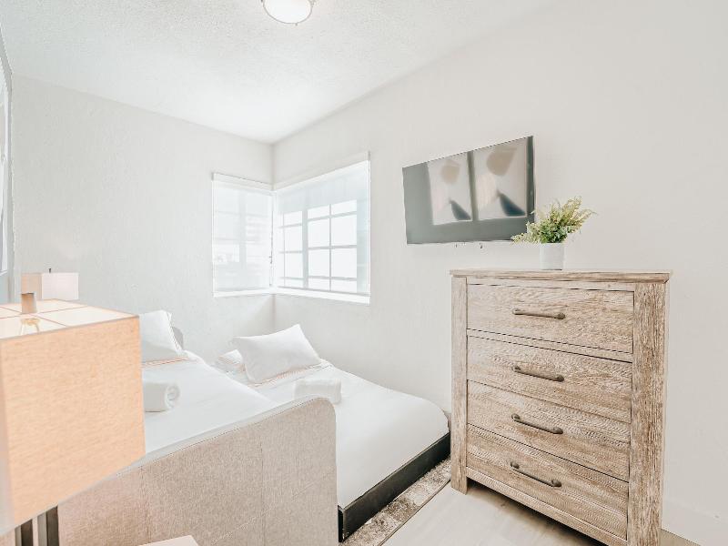 Praia Boutique Hotel And Residences image