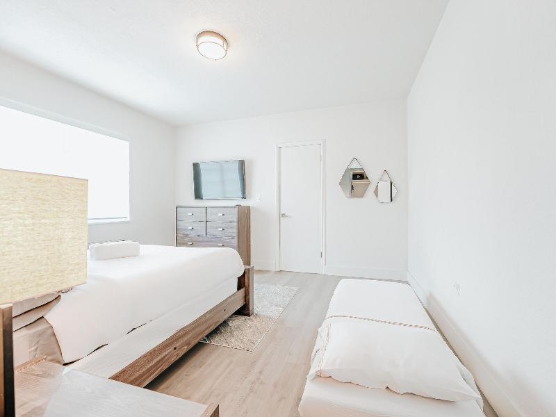 Praia Boutique Hotel And Residences image