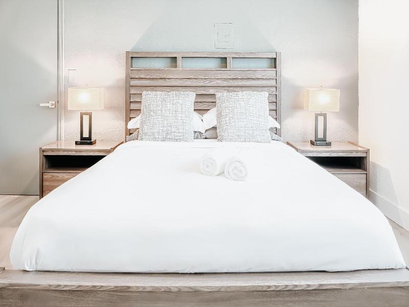 Praia Boutique Hotel And Residences image