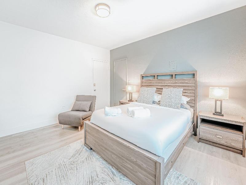 Praia Boutique Hotel And Residences image