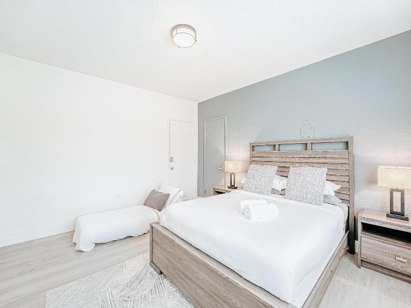 Praia Boutique Hotel And Residences image
