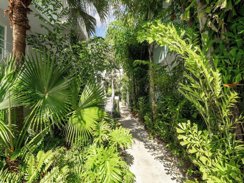 Praia Boutique Hotel And Residences image
