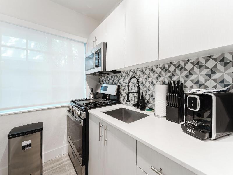 Praia Boutique Hotel And Residences image