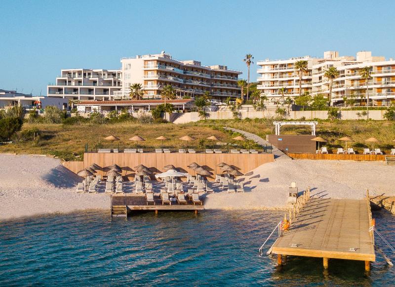 Beach & Waterfront