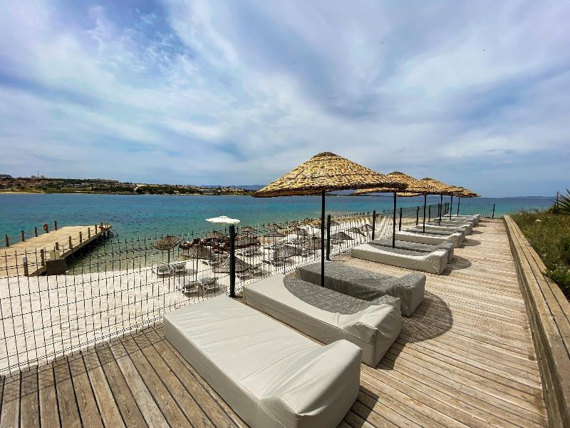 Beach & Waterfront