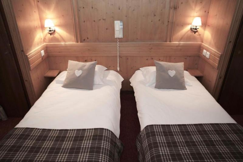 Hotel Val D Este image