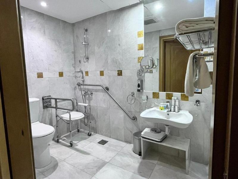 Montana Al Azizia Hotel
