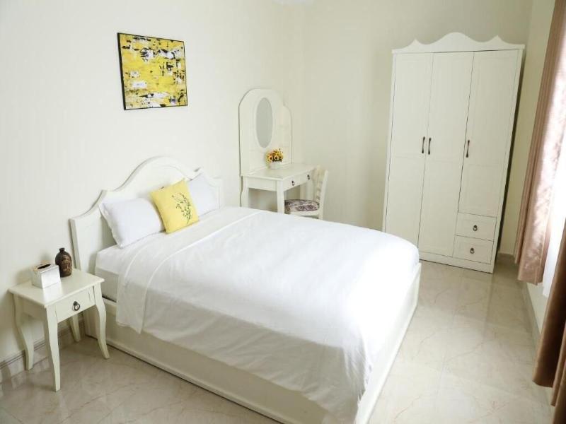 Thanh Vinh Hotel and Apartments image