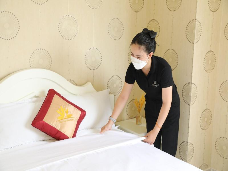 Thanh Vinh Hotel and Apartments image