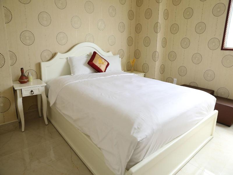 Thanh Vinh Hotel and Apartments image
