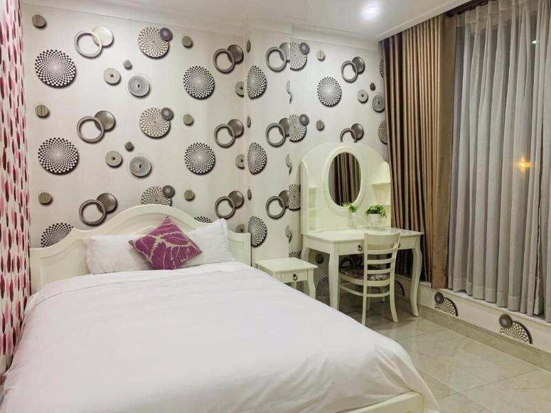 Thanh Vinh Hotel and Apartments image