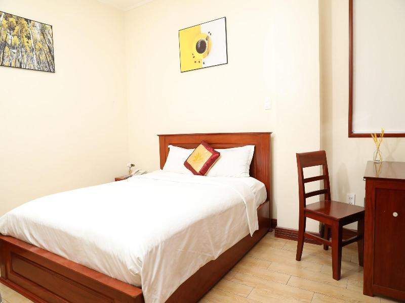 Thanh Vinh Hotel and Apartments image
