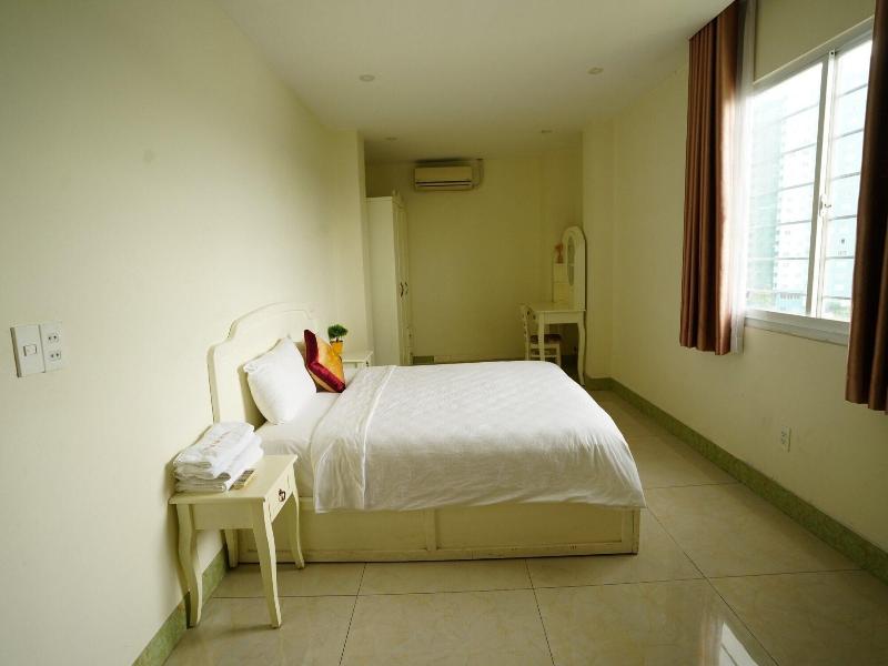 Thanh Vinh Hotel and Apartments image