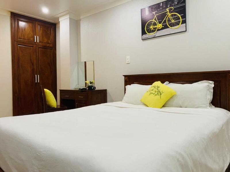 Thanh Vinh Hotel and Apartments image