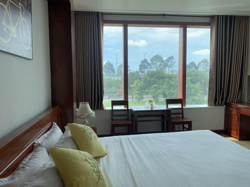 Thanh Vinh Hotel and Apartments image