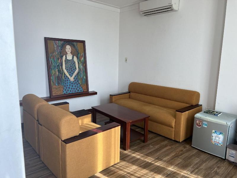 Thanh Vinh Hotel and Apartments image