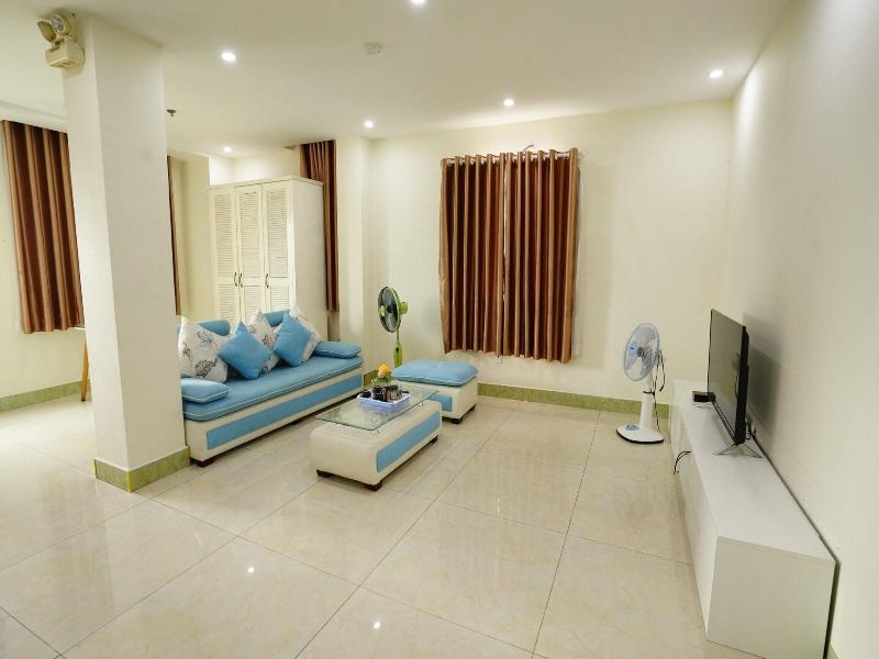 Thanh Vinh Hotel and Apartments image