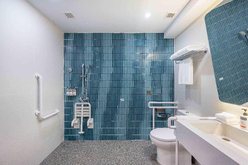 Holiday Inn Express Jiangmen East Station image