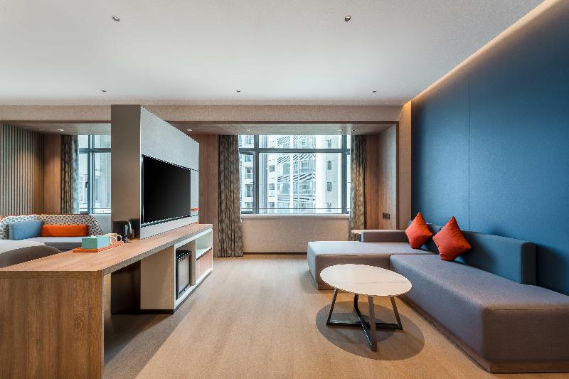 Holiday Inn Express Jiangmen East Station image
