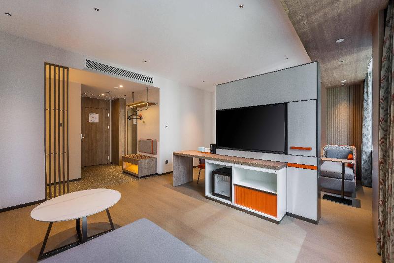 Holiday Inn Express Jiangmen East Station image