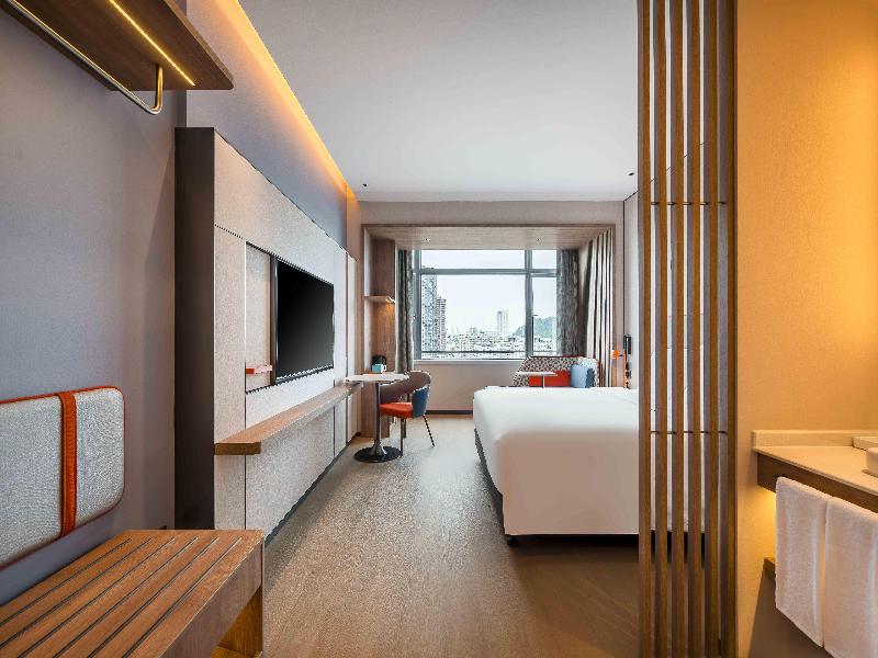 Holiday Inn Express Jiangmen East Station image