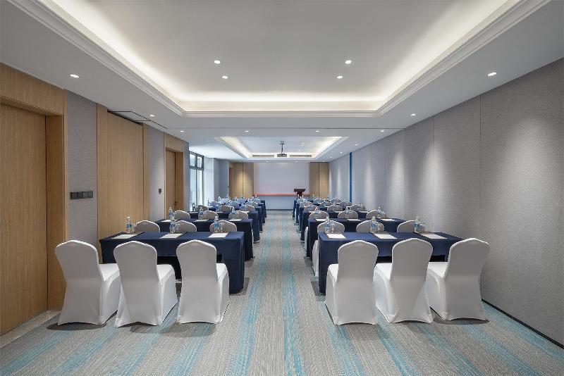 Holiday Inn Express Wenchang image