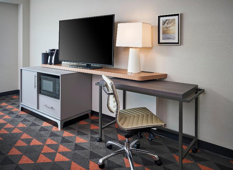 Holiday Inn Hotel & Suites Oakville Bronte IHG image