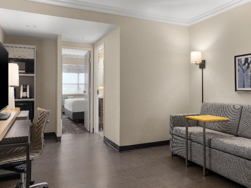 Holiday Inn Hotel & Suites Oakville Bronte IHG image