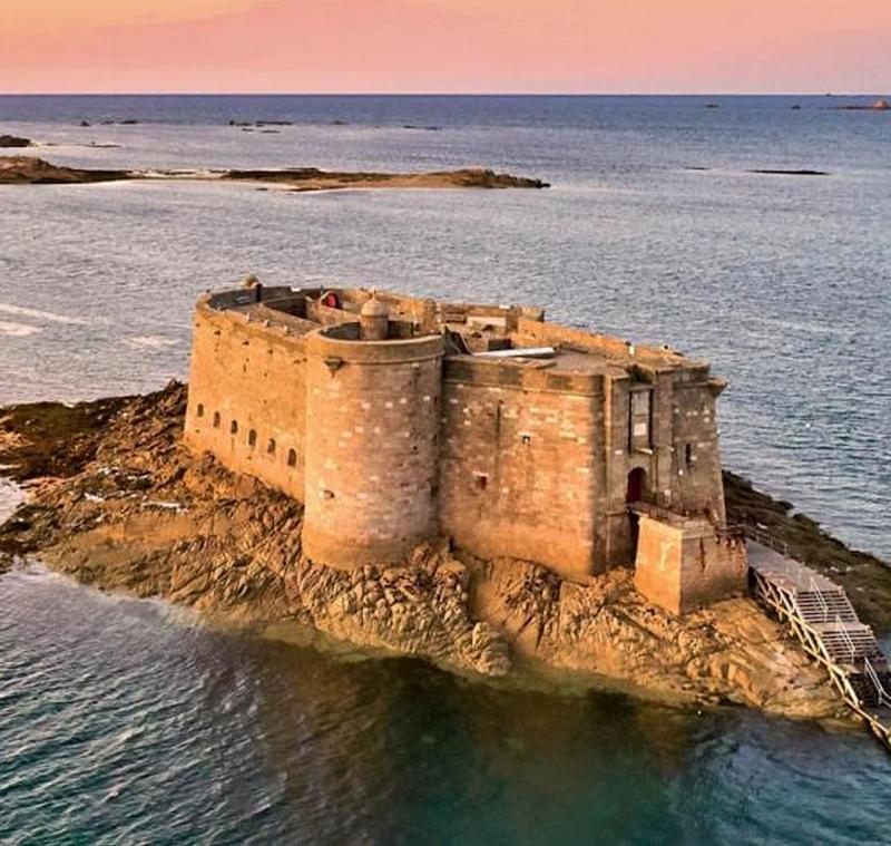 Brit Hotel Confort Morlaix image