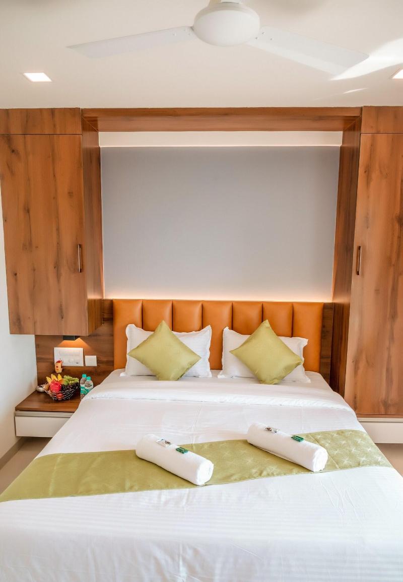 Hotel Heraa International image
