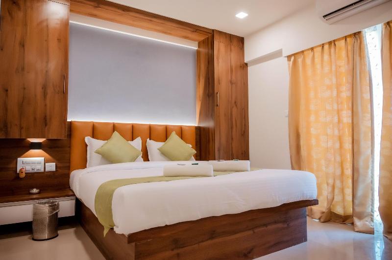 Hotel Heraa International image