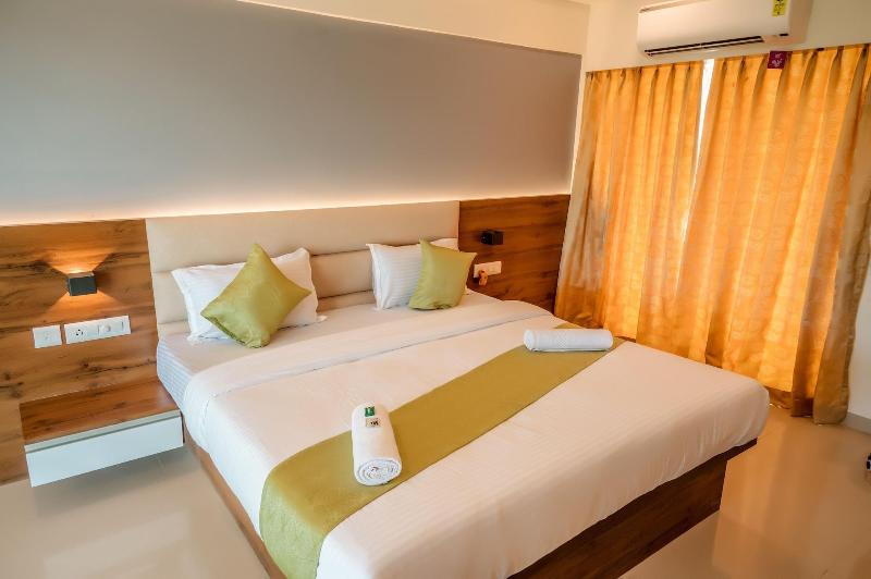 Hotel Heraa International image