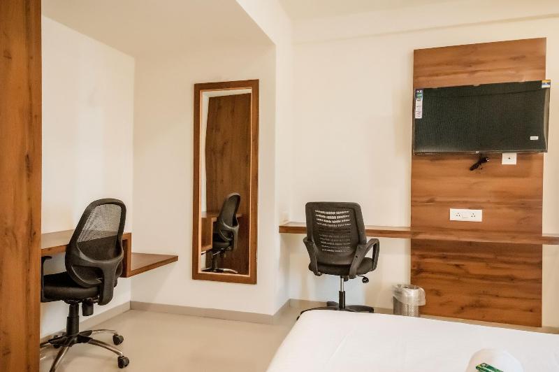 Hotel Heraa International image