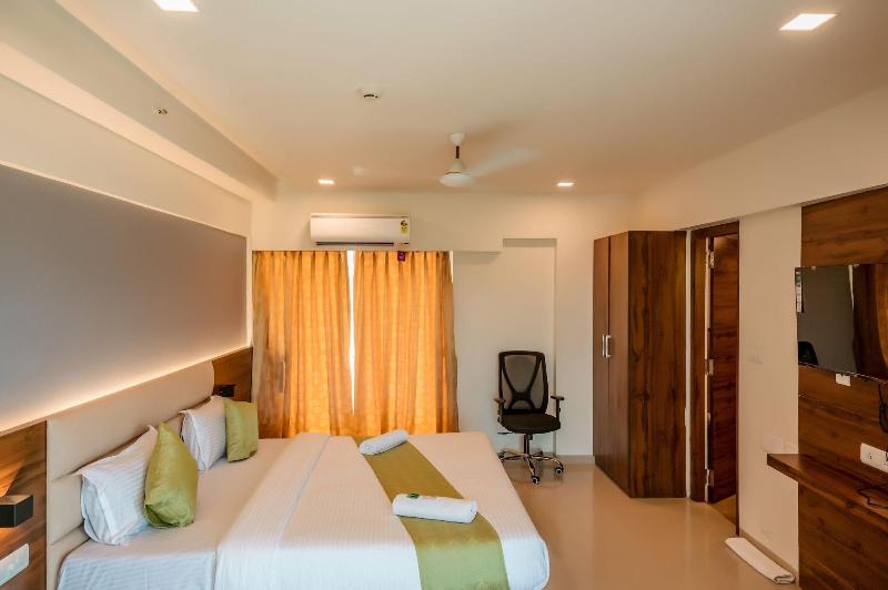 Hotel Heraa International image