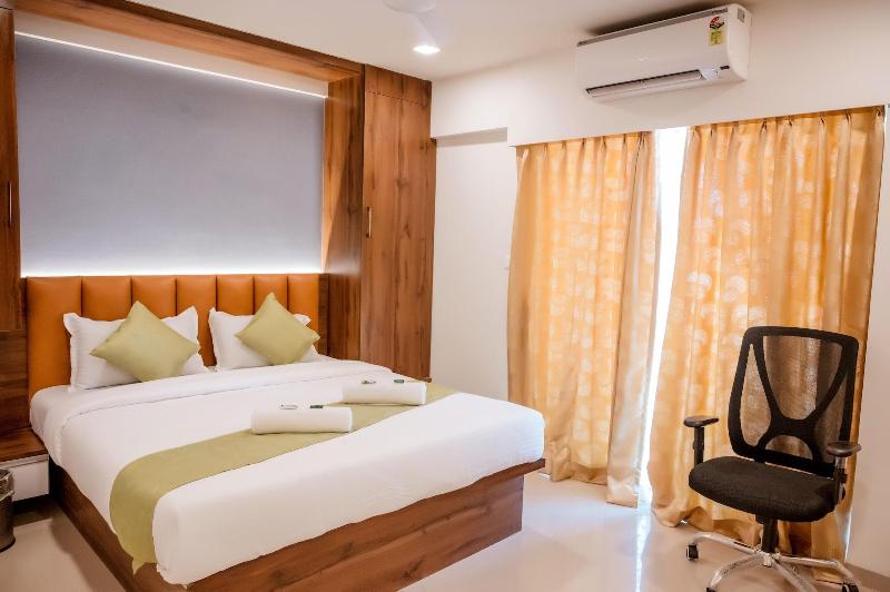 Hotel Heraa International image