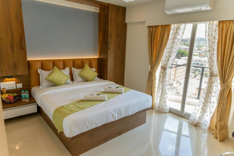 Hotel Heraa International image