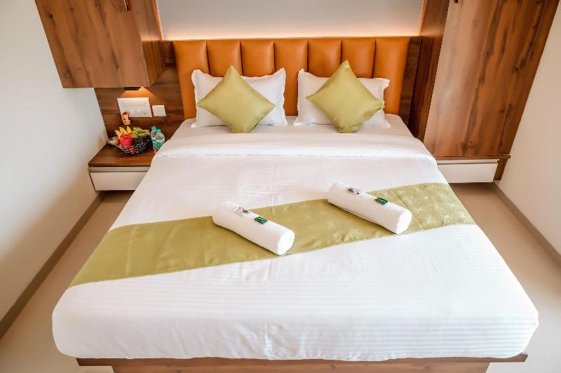 Hotel Heraa International image