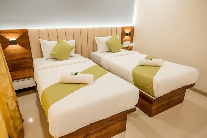 Hotel Heraa International image